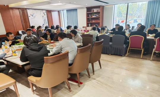 2.长白山国信酒店开展年中团建_副本.jpg