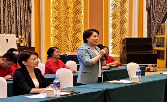 15.李琼华总经理在酒店公司秋季趣味运动会上发言_副本.jpg